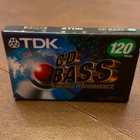 TDK Audio-Kassette Rot - 120 Minuten Laufzeit, 1 Stück